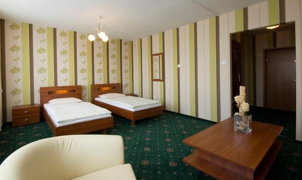 Hotel Naramowice Poznań Buitenkant foto